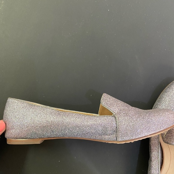 Lands’ End Silver Glitter Loafers 8 Wide Like New - Picture 2 of 4